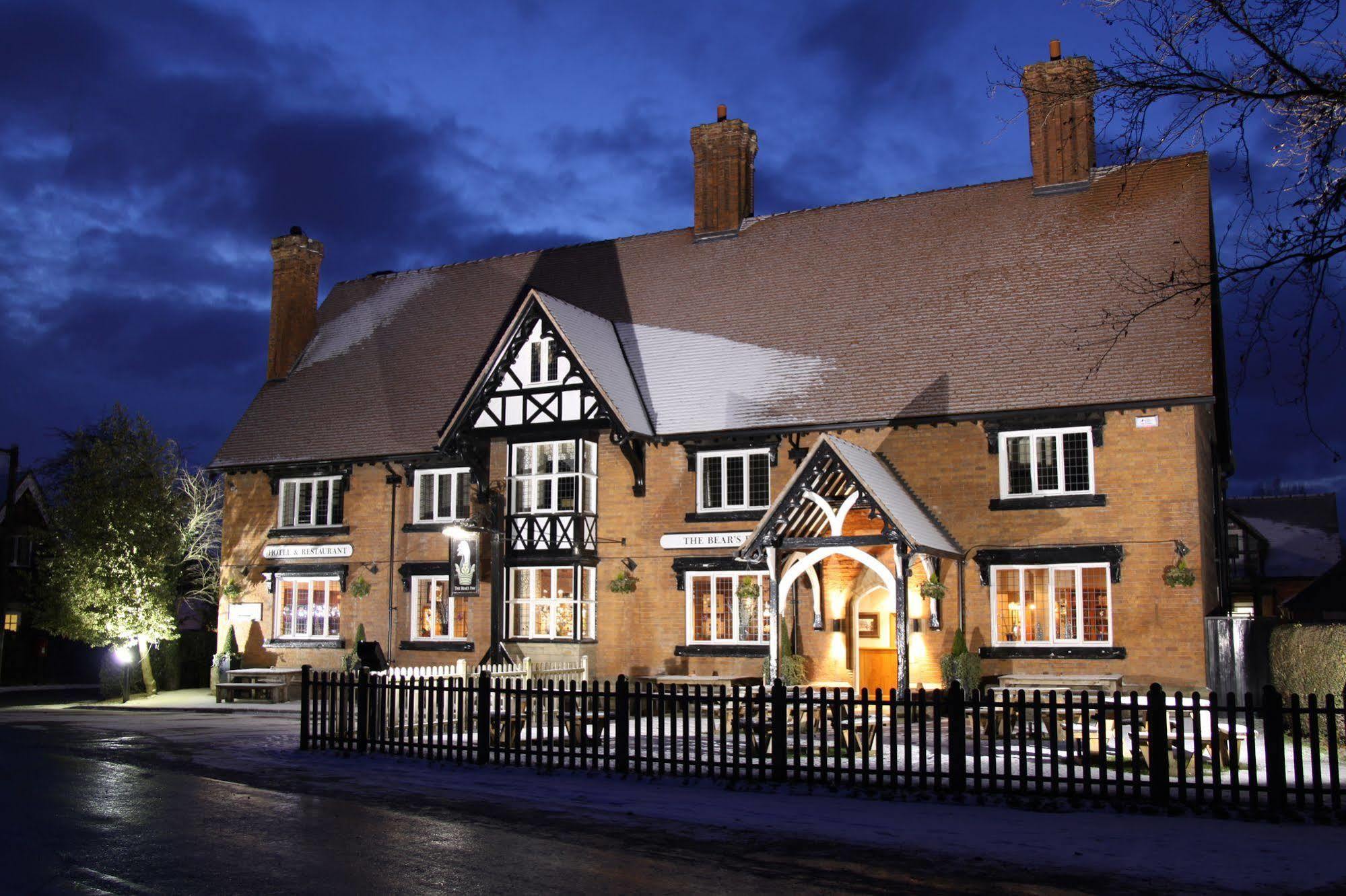 Hotel The Bear'S Paw Warmingham Exterior foto The Old Mill at night